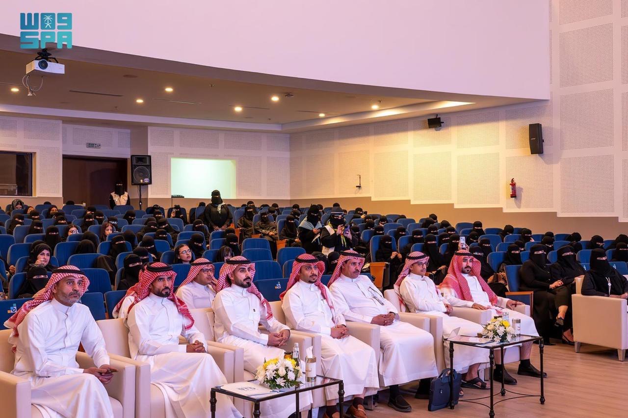 الحضور.jpg